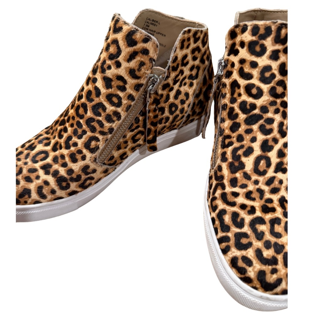 Steve Madden Woman Wedge Sneaker Bootie Cheetah, size 7.5, Zippers - worn 2x